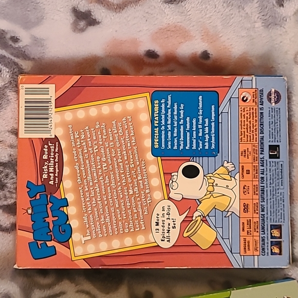 Family guy dvd volume 3 and 4 - Picture 5 of 5
